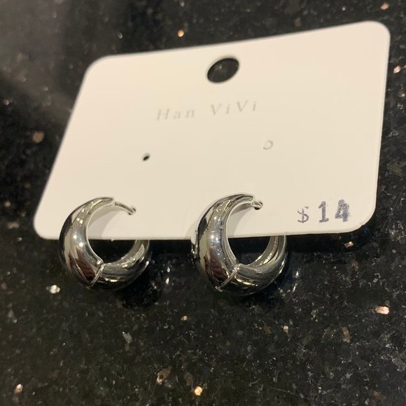 CHUNKY SILVER HOOPS - Picture 4 of 4